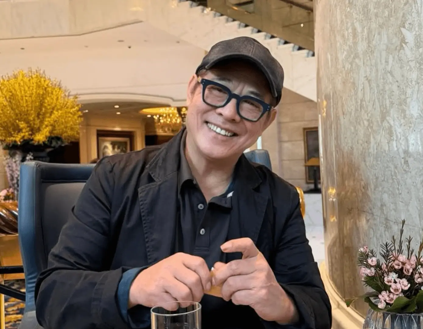 Jet Li hospitalized' 'miling' '' 'an' '' 'lasses' '' 'lowers.