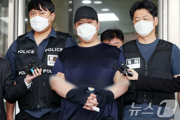 Kim Sung-jin Mia-dong murder sentencingpeople' 'arrest' 'police' 'mask' 'uniform.