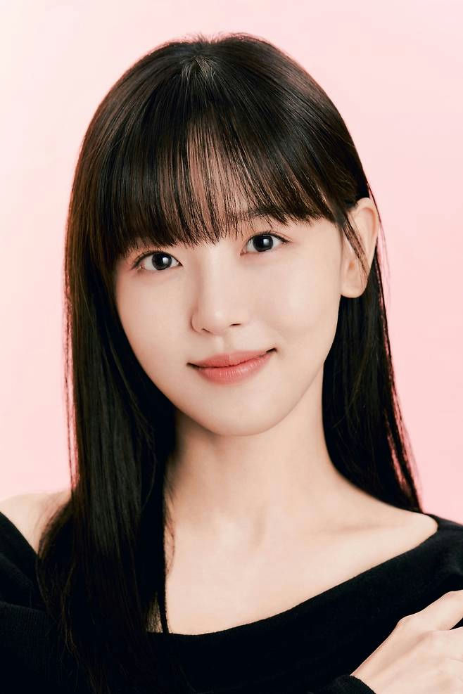 Kang Han Na Beyond J contractpeople' 'portrait' 'woman' 'bangs' 'straight' 'air.