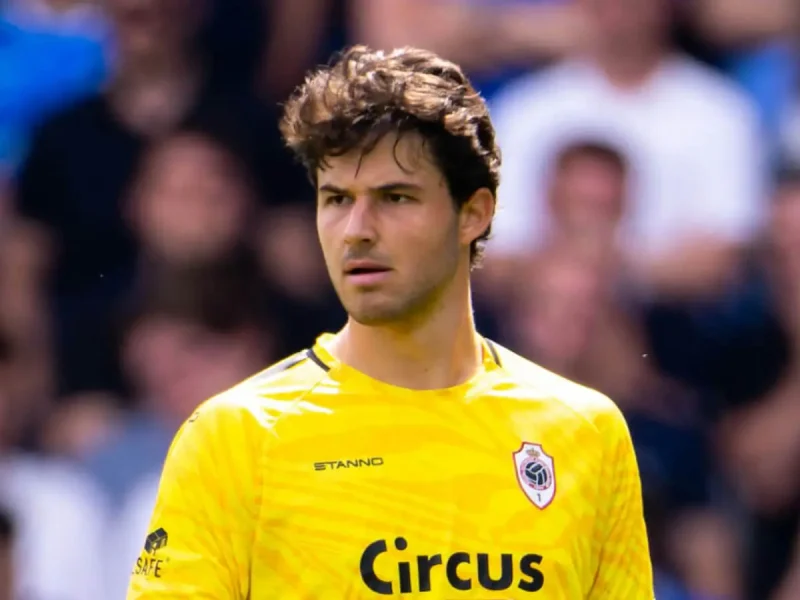 manchester united sign senne lammens