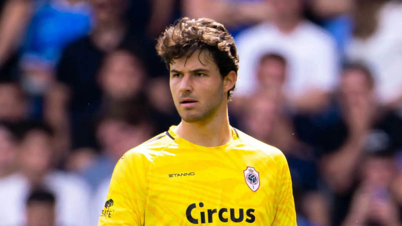 manchester united sign senne lammens
