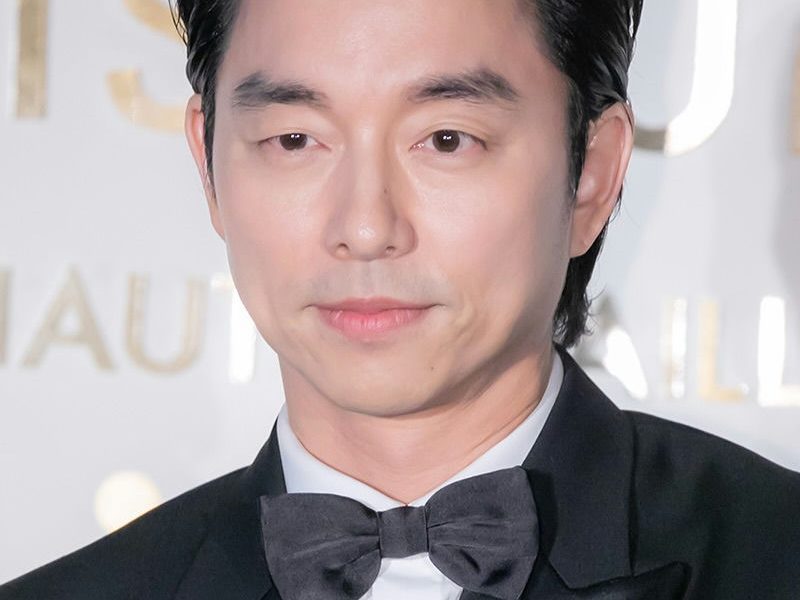 Gong Yoo Louis Vuitton Seoul eventpeople' 'man' 'bowtie' 'tuxedo' 'portrait.