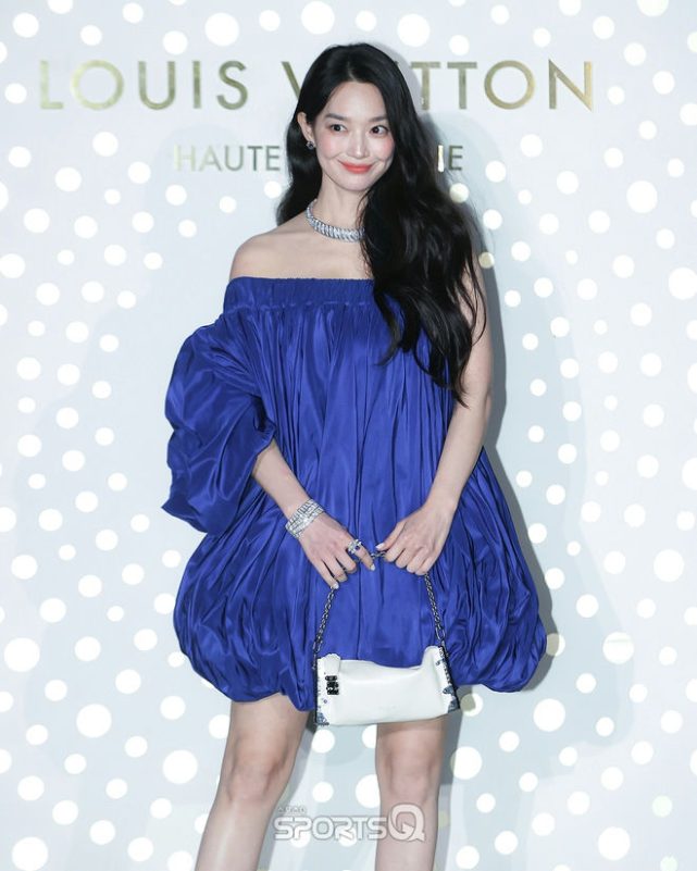 Gong Yoo Louis Vuitton Seoul eventpeople' 'woman' 'dress' 'necklace' 'handbag.
