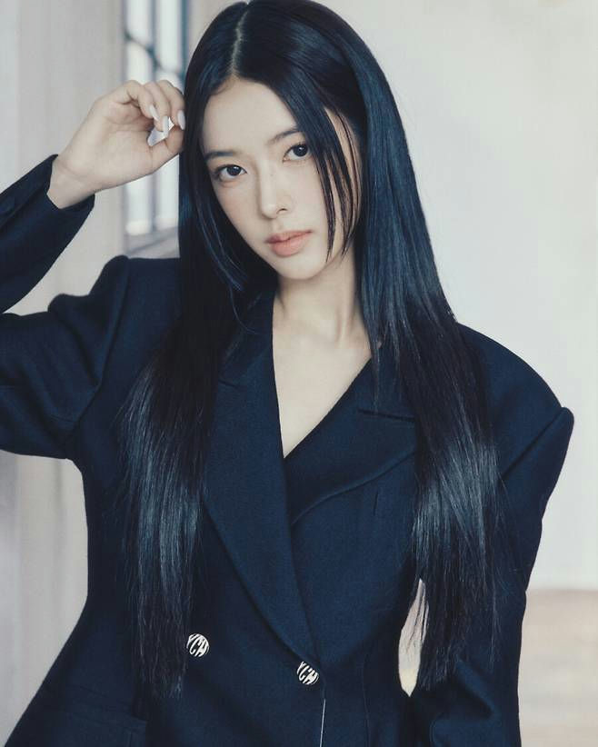Roh Jeong-eui diet and healthy lifestylepeople' 'woman' 'blackhair' 'blazer' 'fashion.