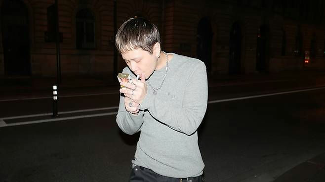 person' 'smoking' 'street' 'necklace' 'rings.