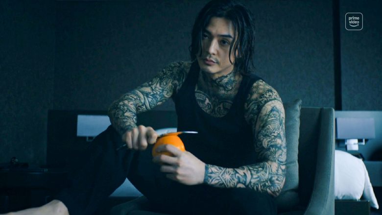 Kim Ji-hoon Butterfly roleman' 'tattoo' 'orange' 'knife' 'serious.