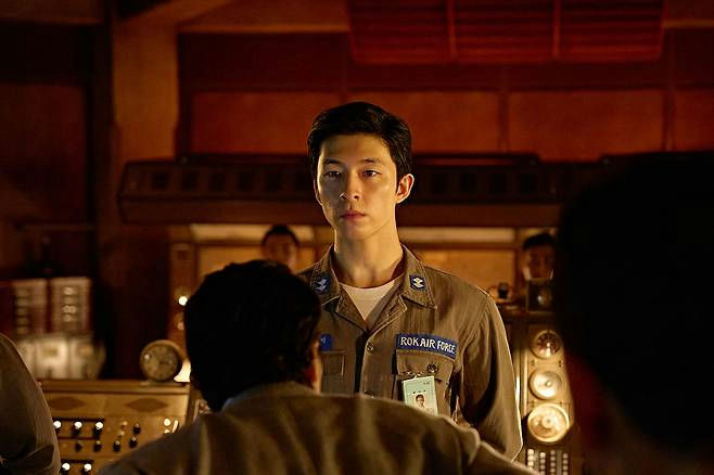 Netflix Good News Korean Japanese castpeople' 'airforce' 'military' 'indoor' 'uniform.