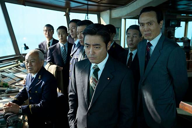 Netflix Good News Korean Japanese castpeople' '' 'uit' '' 'avy' '' 'erious' '' 'indow.