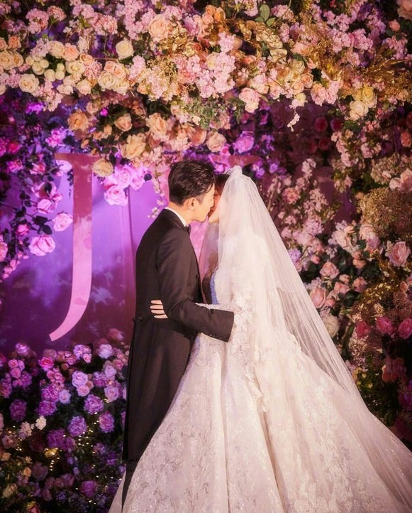 Tiffany Tang Luo Jin breakuppeople' '' 'ouple' '' 'edding' '' 'lowers' '' 'iss.