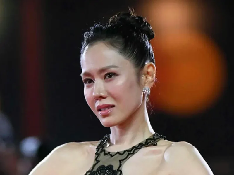 son yejin venice film festival red carpet
