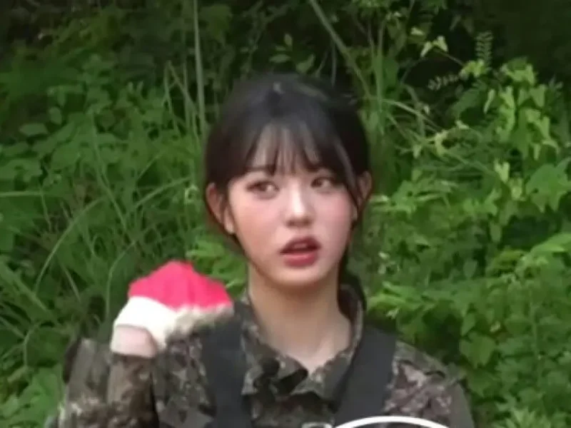 jang wonyoung gloves controversy