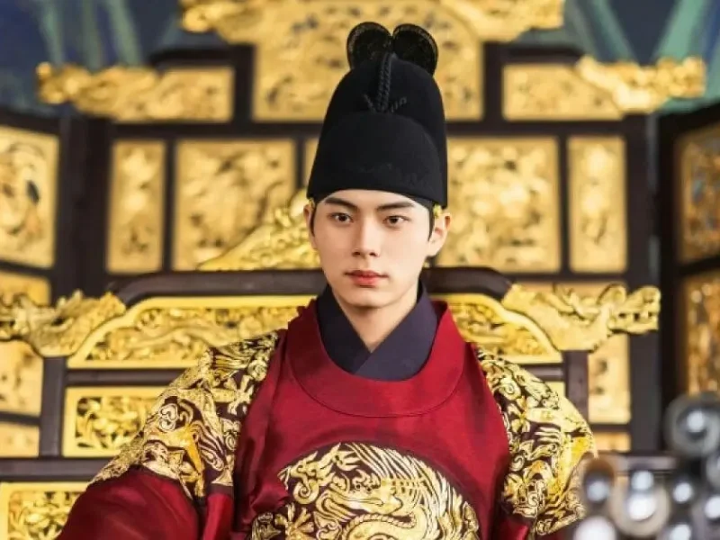 lee chaemin bon appetit your majesty casting change