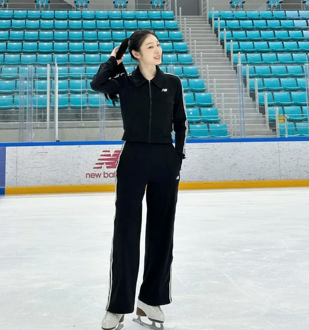 Kim Yuna beautypeople' 'ice' 'skating' 'athletic' 'arena.