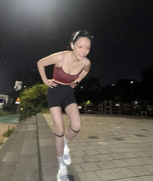 AOA Jimin health concernperson' 'woman' 'shorts' 'kneepads' 'outdoors.