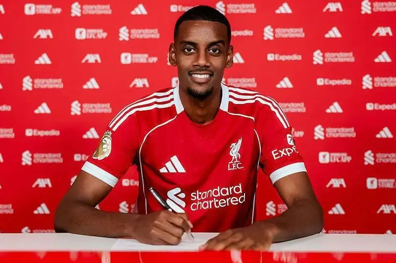 toni kroos alexander isak transfer
