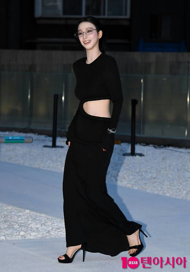 Karina aespa black designer dressperson' 'woman' 'dress' 'smile' 'glasses.