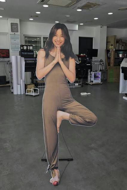 Lee Hyori yoga studioperson' 'yoga' 'woman' 'pose' 'brown' 'jumpsuit.