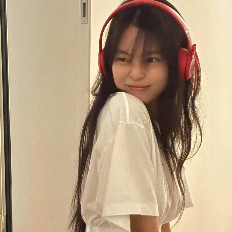 Jennie BLACKPINK no makeupperson' 'indoors' 'headphones' 'shirt' 'smile.