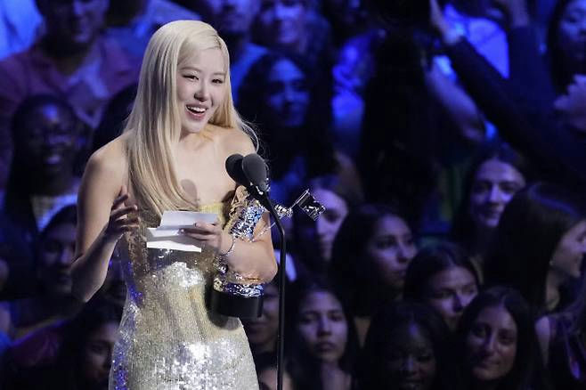 Rosé MTV VMAs Song of the Yearpeople' '' 'osé' 'award' 'speech' 'audience.