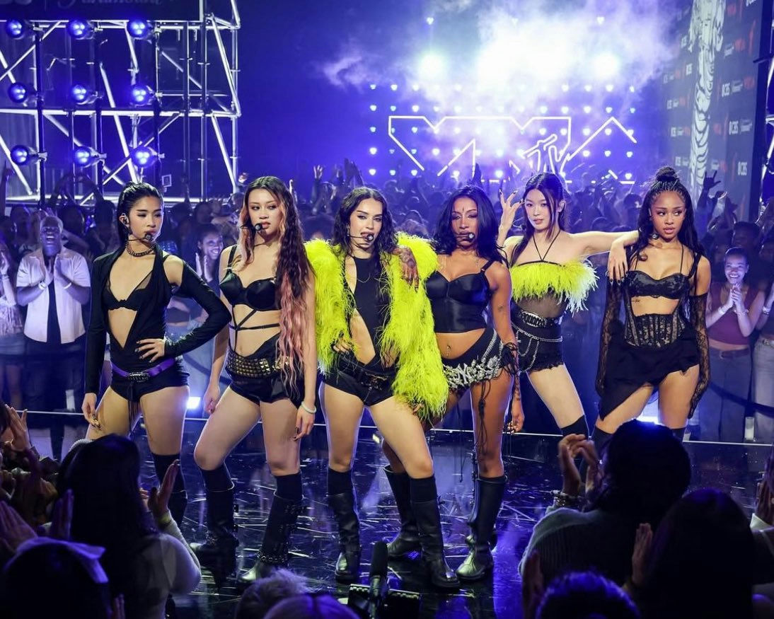 KATSEYE MTV VMAs BLACKPINKpeople' 'stage' 'performance' 'music' 'entertainment.