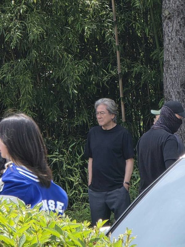 Choi Min-sik weight losspeople' 'outdoors' 'bamboo' 'glasses' 'black' 'shirt.