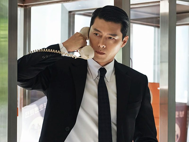 Hyun Bin Jung Woo-sung Made in Korea Season 2person' 'phonebooth' 'suit' 'telephone' 'serious.