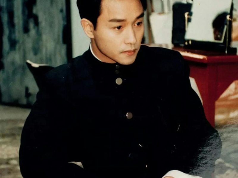Leslie Cheung final phone callperson' 'portrait' 'blackjacket' 'chair' 'mirror.