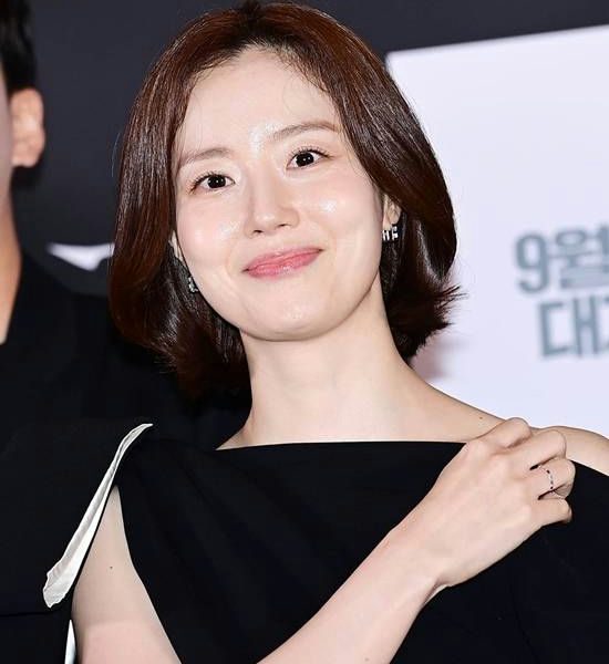 Moon Chae Won The Cursed rolepeople' 'woman' 'dress' 'smile' 'ring.