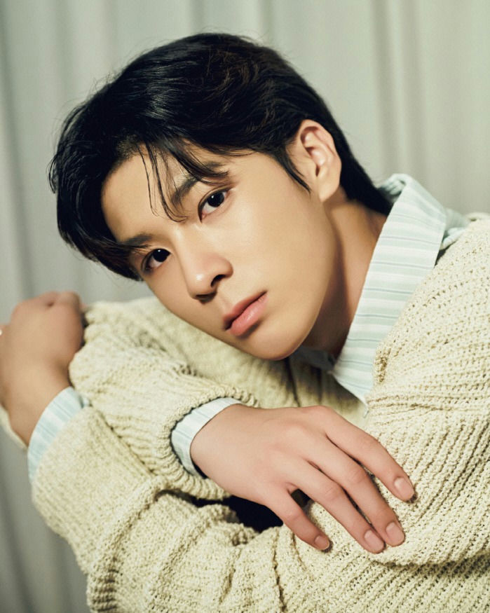Jung Dong Won unlicensed driving caseperson' 'man' 'portrait' 'sweater' 'casual.