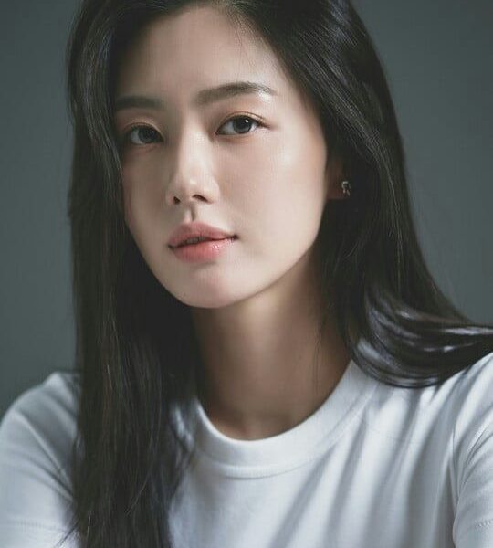 Yoo Jae Yi marriagewoman' 'portrait' 'straight' 'hair' 't' 'shirt' 'beauty.
