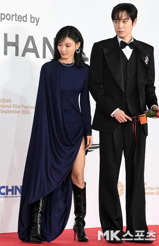 Kim Yoo-jung BIFF red carpetpeople' 'woman' 'man' 'dress' 'tuxedo' 'rose.