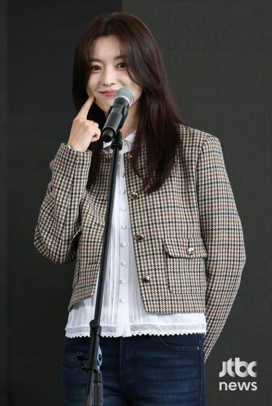 Han Hyo-joo BIFF gold dresspeople' '' 'orean' 'microphone' 'plaid' 'blouse.