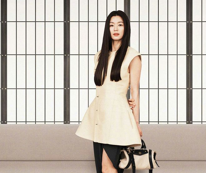 Jeon Ji Hyun China backlash Jang Na Ra comparisonwoman' 'fashion' 'stylish' 'handbag' 'dress.