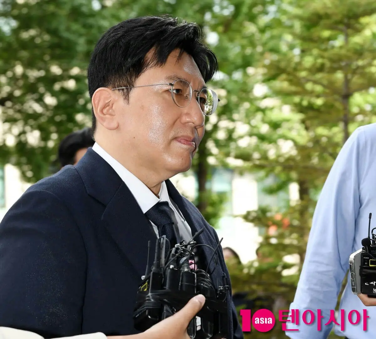 bang sihyuk police investigation