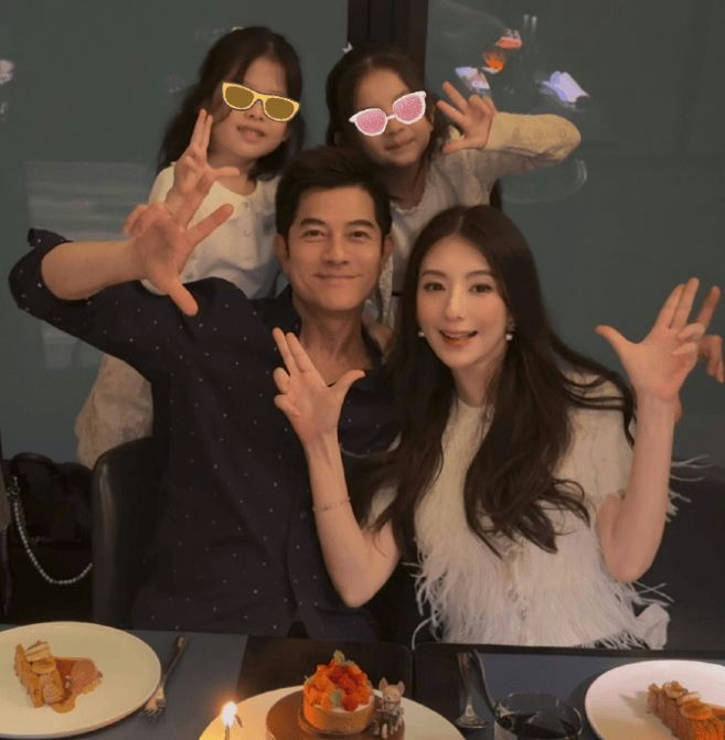 Aaron Kwok's transformation after wife's pregnancyfour' 'smiling' 'birthday' 'cake' 'family.