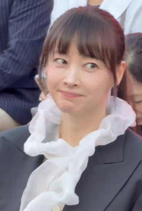 Lee Na Young timeless beauty with Won Binpeople' 'woman' 'bangs' 'jacket' 'scarf.
