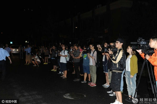 Qiao Renliang mysterious deathpeople' 'cameras' 'night' 'street' 'dark.