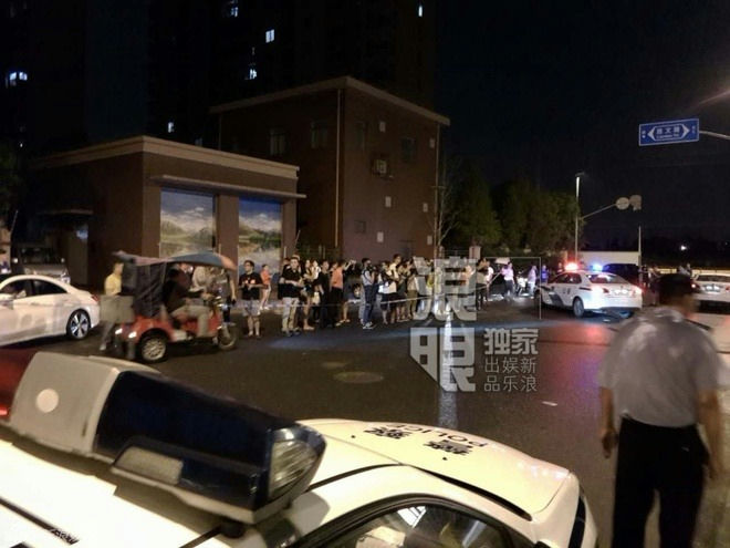 Qiao Renliang mysterious deathpeople' 'police' 'crime' 'scene' 'night' 'cars.