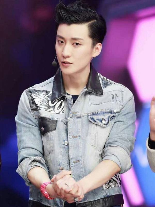 Qiao Renliang mysterious deathman' 'jacket' 'microphone' 'hair' 'style.