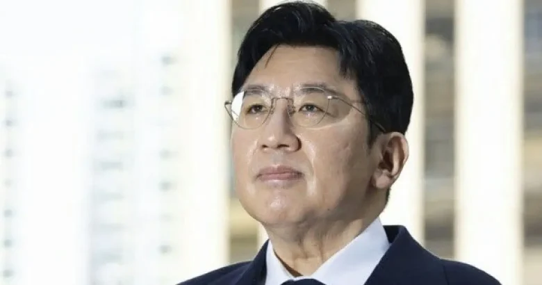 hybe bang sihyuk pr strategy