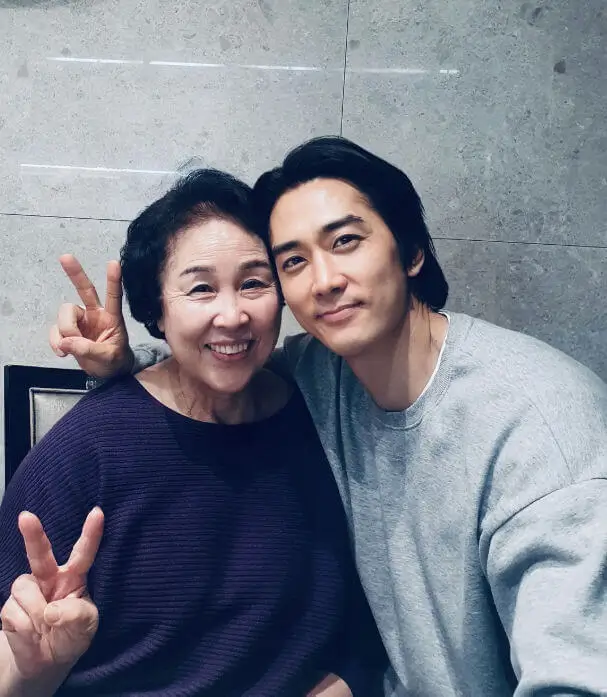 song seungheon mother passing tribute