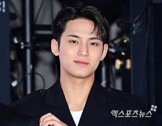 SEVENTEEN Mingyu real estate examperson' 'portrait' 'blackhair' 'jacket' 'handsome.