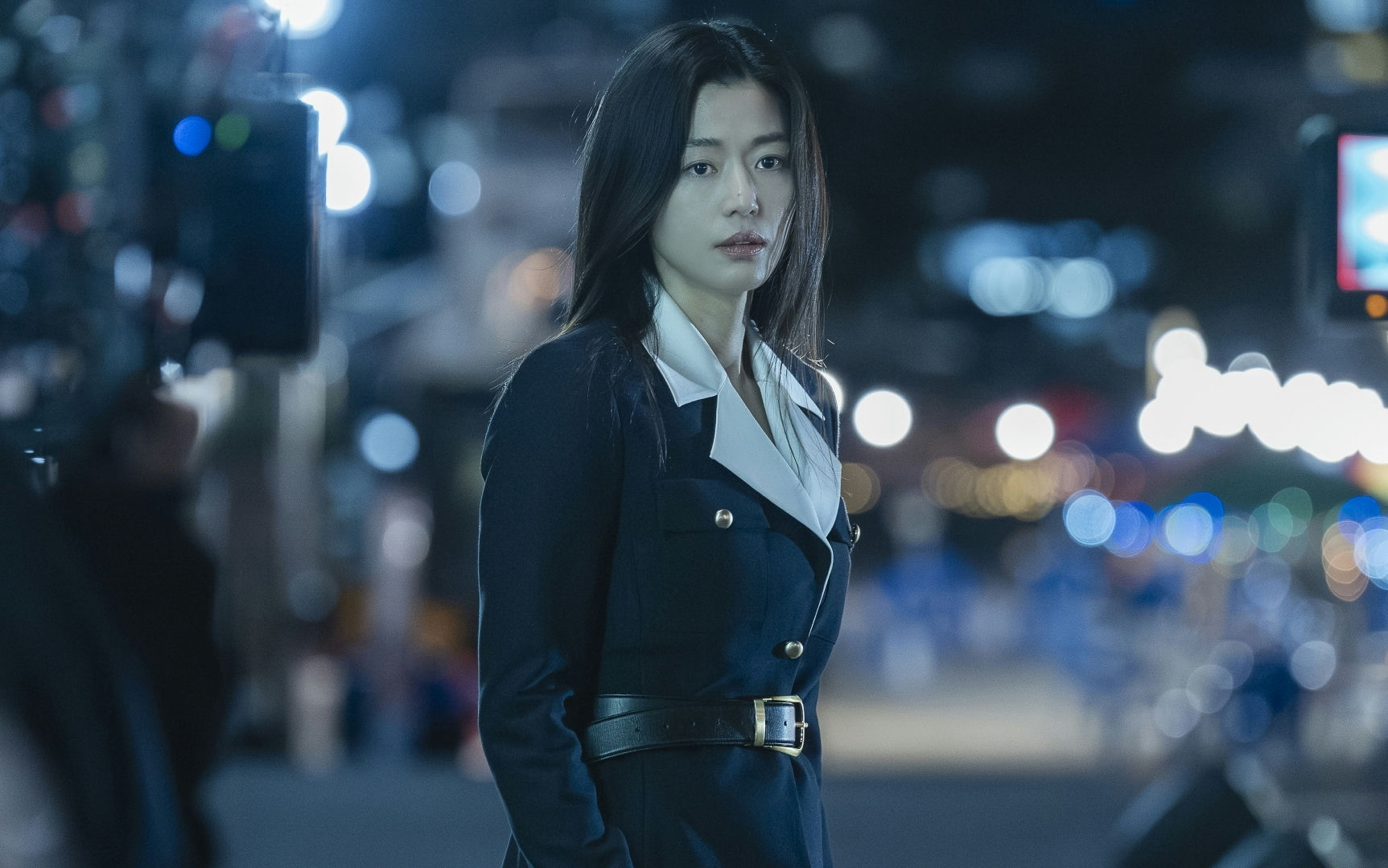 Tempest Jun Ji-hyun Kang Dong-won hot sceneperson' 'woman' 'jacket' 'belt' 'night.