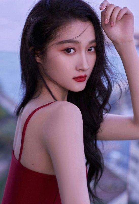 Chinese actresses bare face without makeuppeople' 'woman' 'makeup' 'redtop' 'seductive.