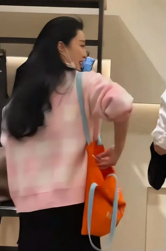 Fan Bingbing dating rumors Japanpeople' 'one' 'pink' 'orange' 'mask.