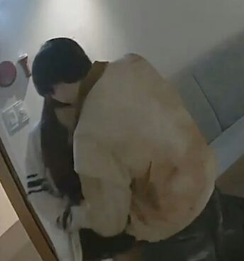 KISS OF LIFE Julie private room scandalpeople' 'kissing' 'affection' 'love' 'indoors .
