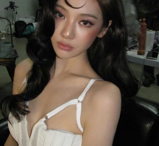 aespa NingNing alcohol bottles livestreamwoman' 'makeup' 'hairstyle' 'white' 'top' 'glam.