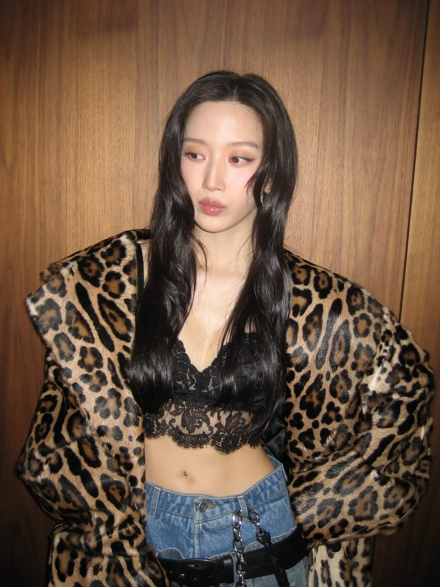 Moon Ga Young Milan Fashion Weekwoman' 'leopard' 'lace' 'jeans.