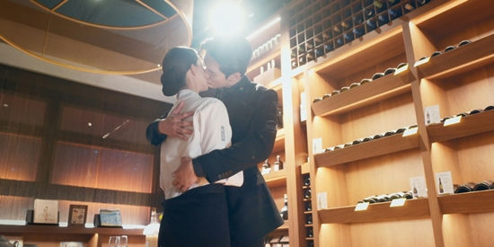 Bon Appétit, Your Majesty finalepeople' 'kissing' 'wine' 'restaurant' 'shelves.