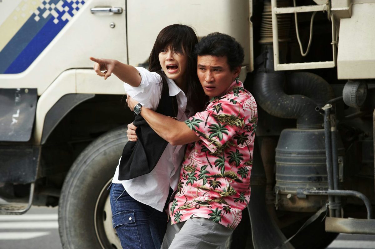 Jun Ji Hyun best workspeople' 'two' 'shocked' 'pointing' 'truck.